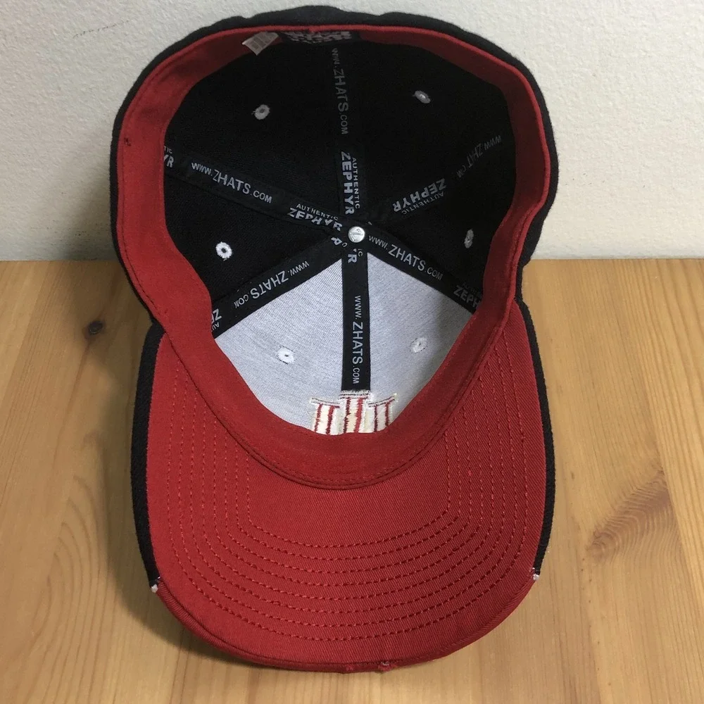 Indiana Hoosiers Zephyr Stretch Fit Hat Size M/L Black Red NCAA